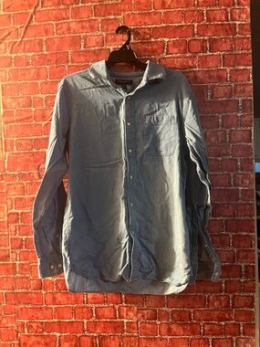 Banana Republic Men's Blue Long-Sleeve Button-Down Shirt (rm85)